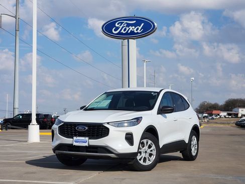 Certified 2025 Ford Escape Active w/ Tech Pack #1 image 3