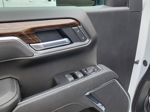 New 2026 GMC Sierra 1500 Elevation w/ LPO, Elevation Black Package AWD/4WD image 14