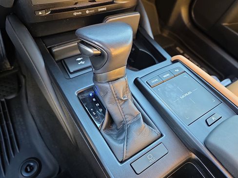 Used 2022 Lexus ES 350 w/ Accessory Package 2 image 16