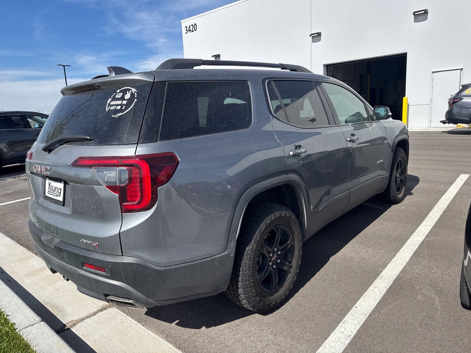 Used 2020 GMC Acadia AT4 AWD/4WD image 3