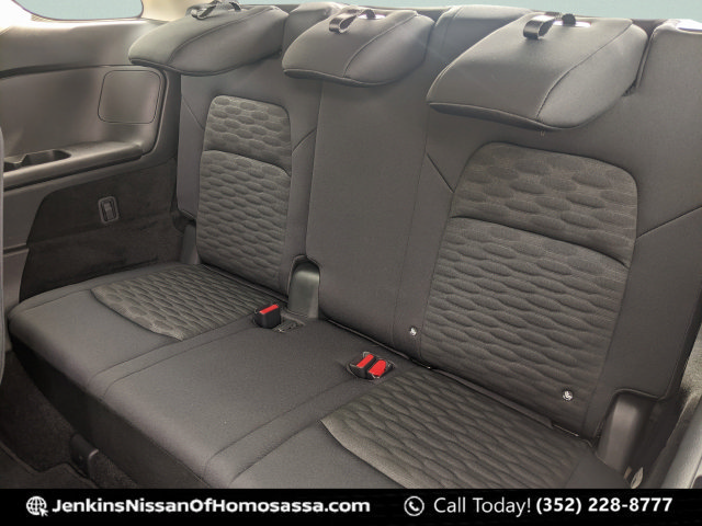 Used 2025 Nissan Pathfinder SV w/ SV Premium Package FWD image 33