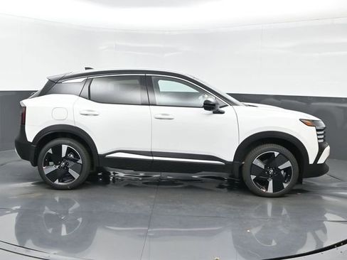 New 2026 Nissan Kicks SR w/ SR Premium Package AWD/4WD image 7