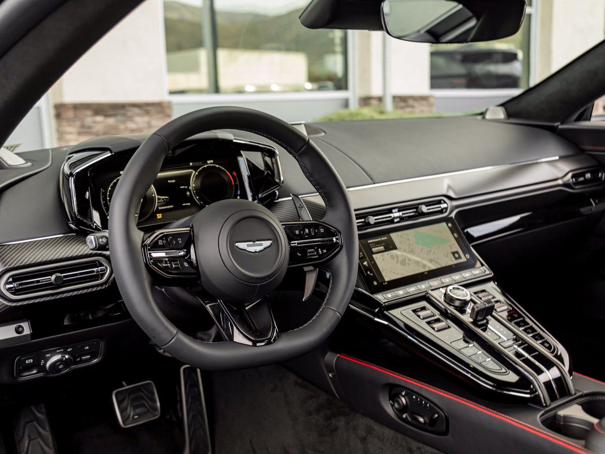 Used 2026 Aston Martin V8 Vantage S RWD image 3