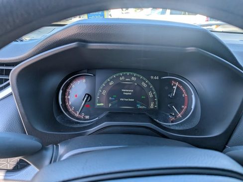 Used 2025 Toyota RAV4 XLE AWD/4WD image 7