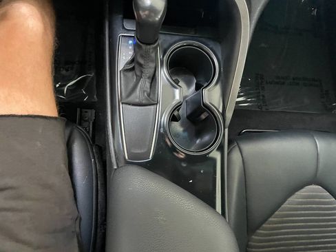 Used 2020 Toyota Camry SE image 33