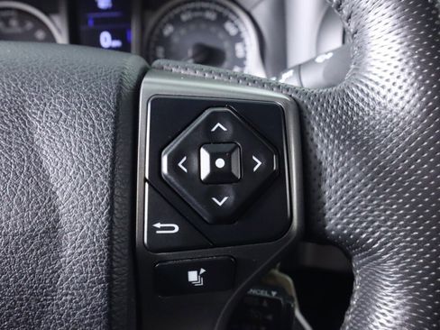 Used 2016 Toyota Tacoma SR5 w/ SR5 Appearance Package (SN) image 13