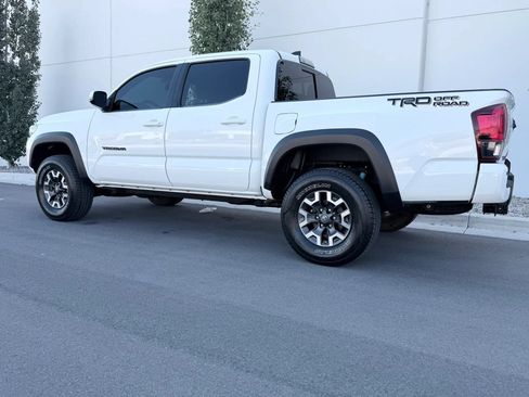 Used 2019 Toyota Tacoma TRD Off-Road w/ TRD Premium Off Road Package RWD image 4
