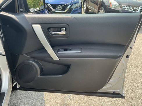 Used 2015 Nissan Rogue S AWD/4WD image 21