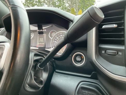 Used 2024 RAM 3500 Big Horn image 31