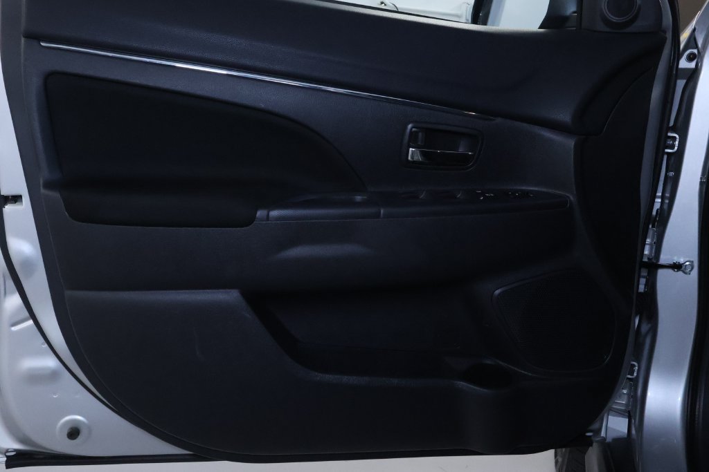 Used 2025 Mitsubishi Outlander Sport AWD image 11
