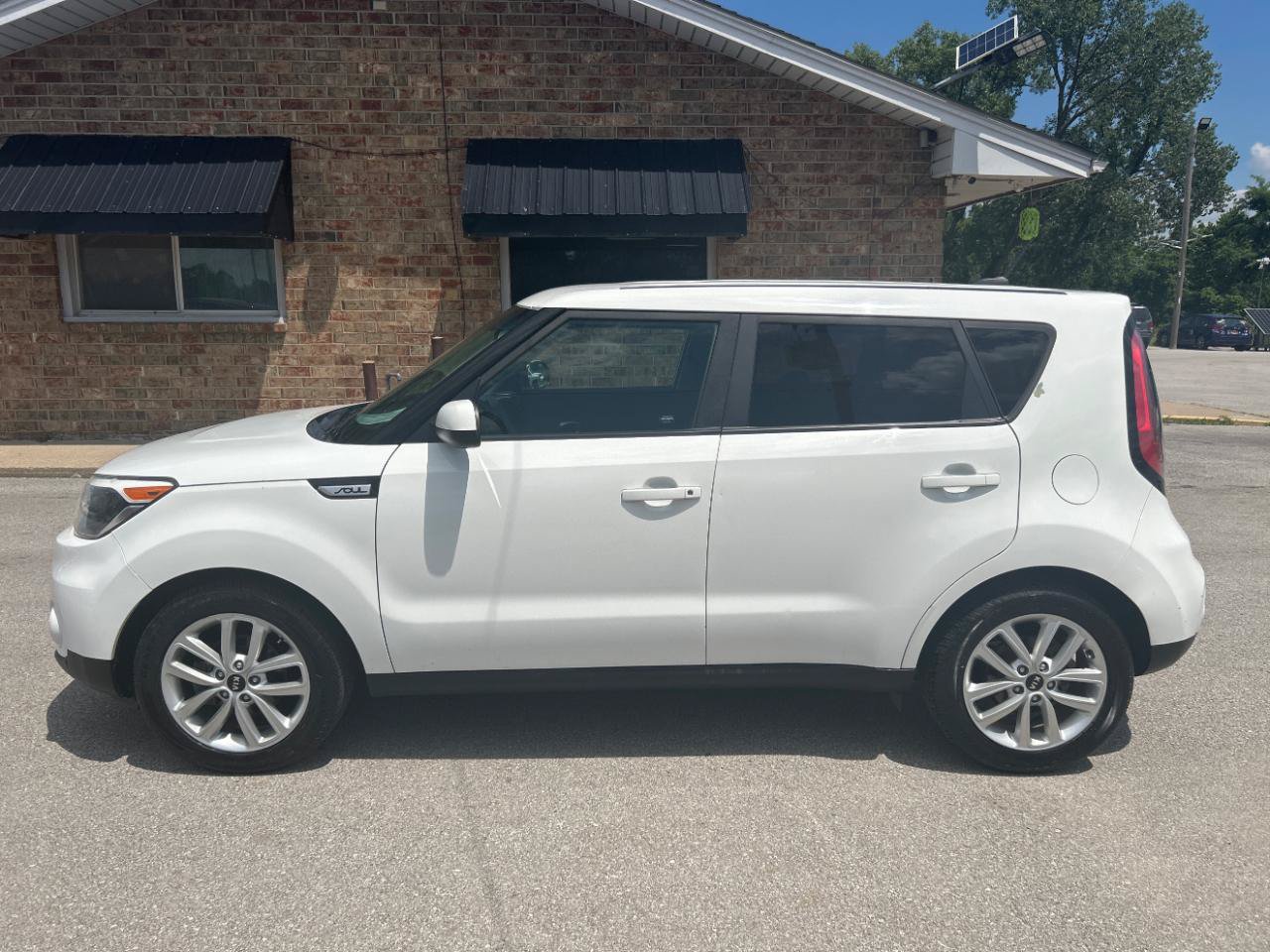 Used 2019 Kia Soul + FWD image 10
