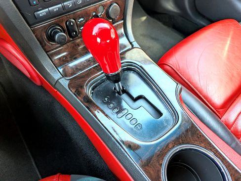 Used 2002 Ford Thunderbird image 31