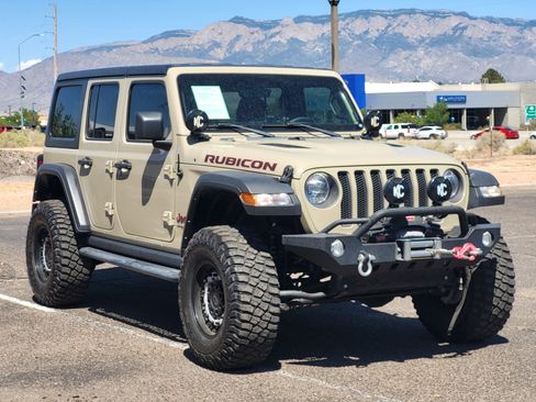 Used 2022 Jeep Wrangler Unlimited Rubicon AWD/4WD image 3