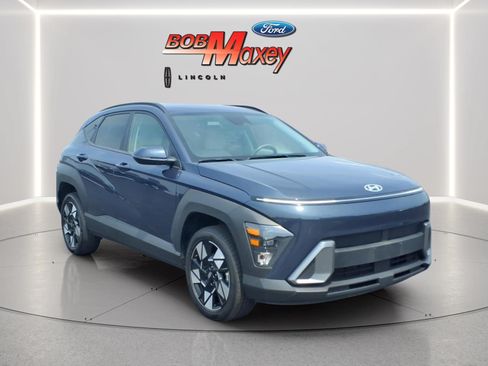Used 2025 Hyundai Kona SEL AWD/4WD image 3