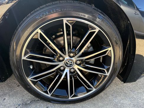 Used 2019 Toyota Avalon XSE image 13