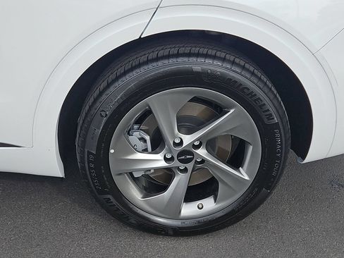 Certified 2026 Genesis GV70 2.5T Select AWD/4WD image 12