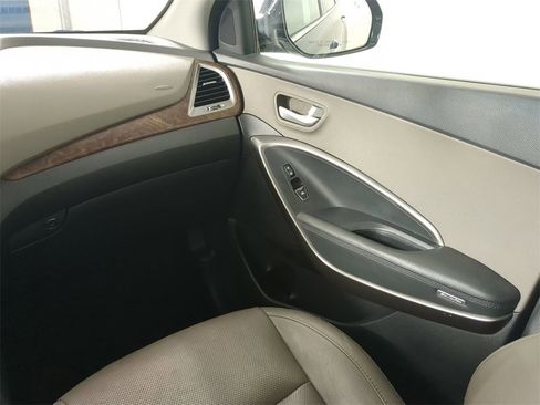 Used 2017 Hyundai Santa Fe Limited image 20