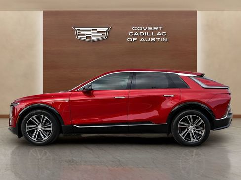 Certified 2024 Cadillac Lyriq Luxury RWD image 2