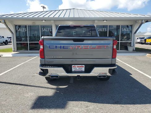 Used 2022 Chevrolet Silverado 1500 LT w/ Z71 Off-Road Package AWD/4WD image 4