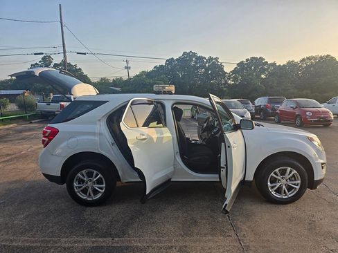 Used 2017 Chevrolet Equinox LS image 52