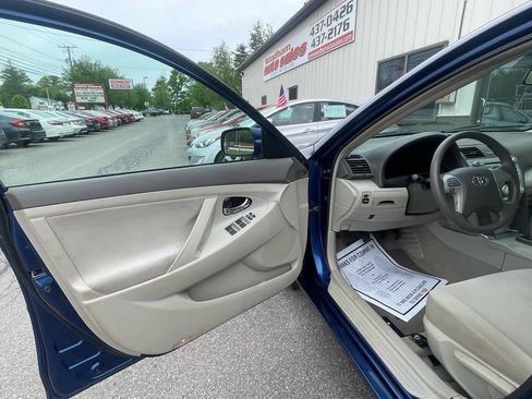 Used 2011 Toyota Camry FWD image 10