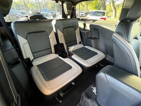 Used 2023 Ford Bronco Wildtrak image 31