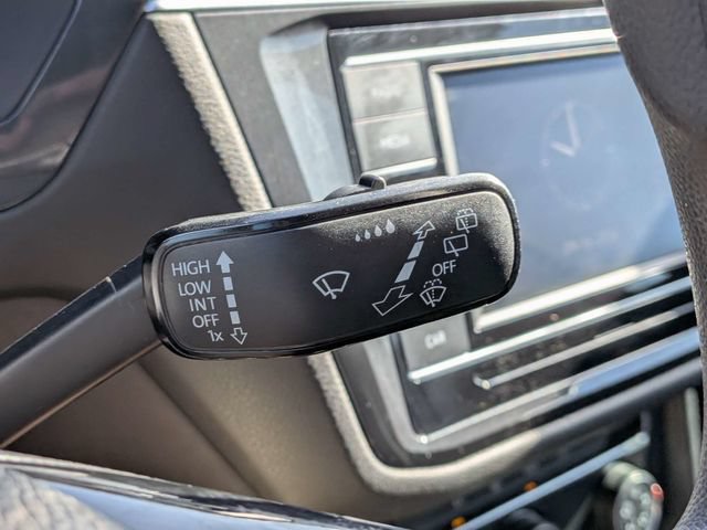 Used 2018 Volkswagen Tiguan S FWD image 23