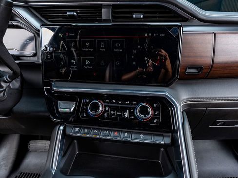 Used 2024 GMC Sierra 3500 Denali Ultimate image 24