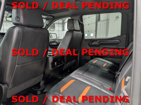 Used 2024 GMC Sierra 1500 AT4 w/ AT4 Premium Package image 19