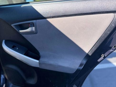 Used 2014 Toyota Prius Two image 12