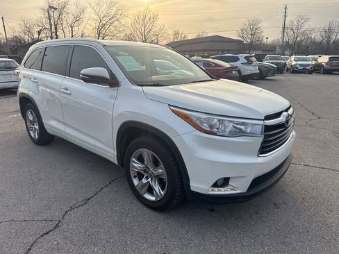 Used 2016 Toyota Highlander Limited image 3
