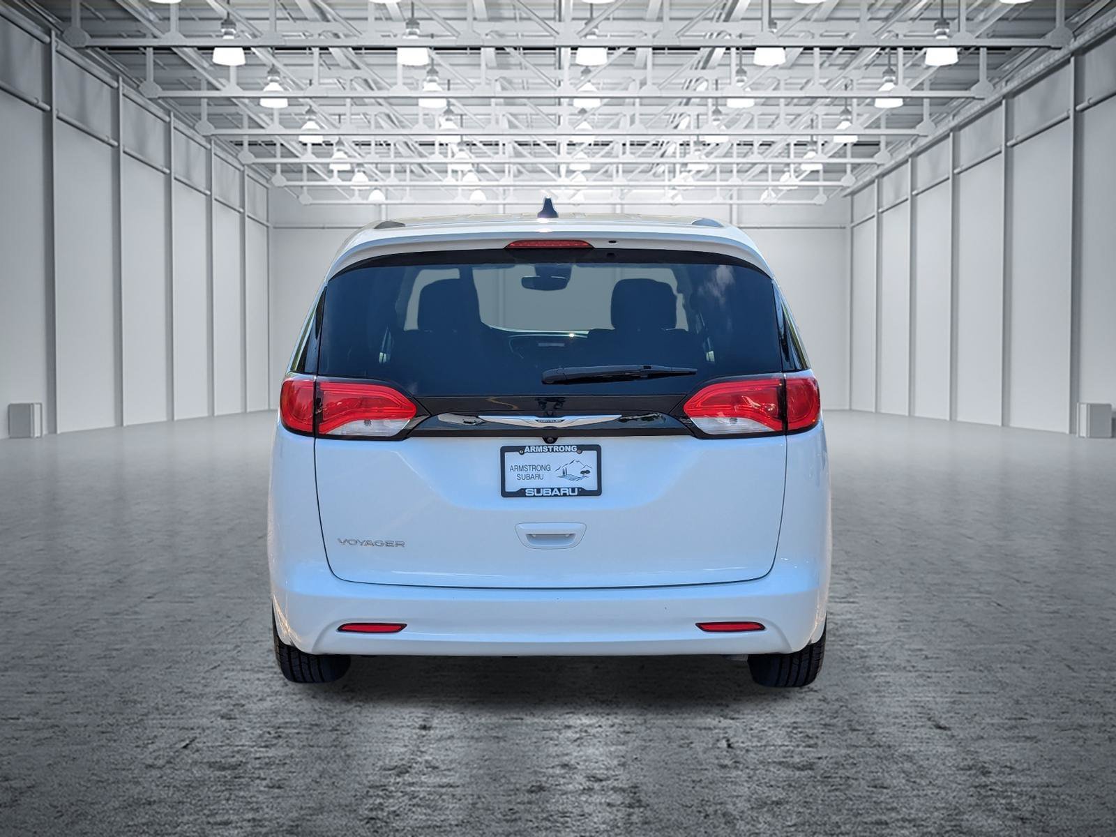 Used 2023 Chrysler Voyager LX FWD image 4
