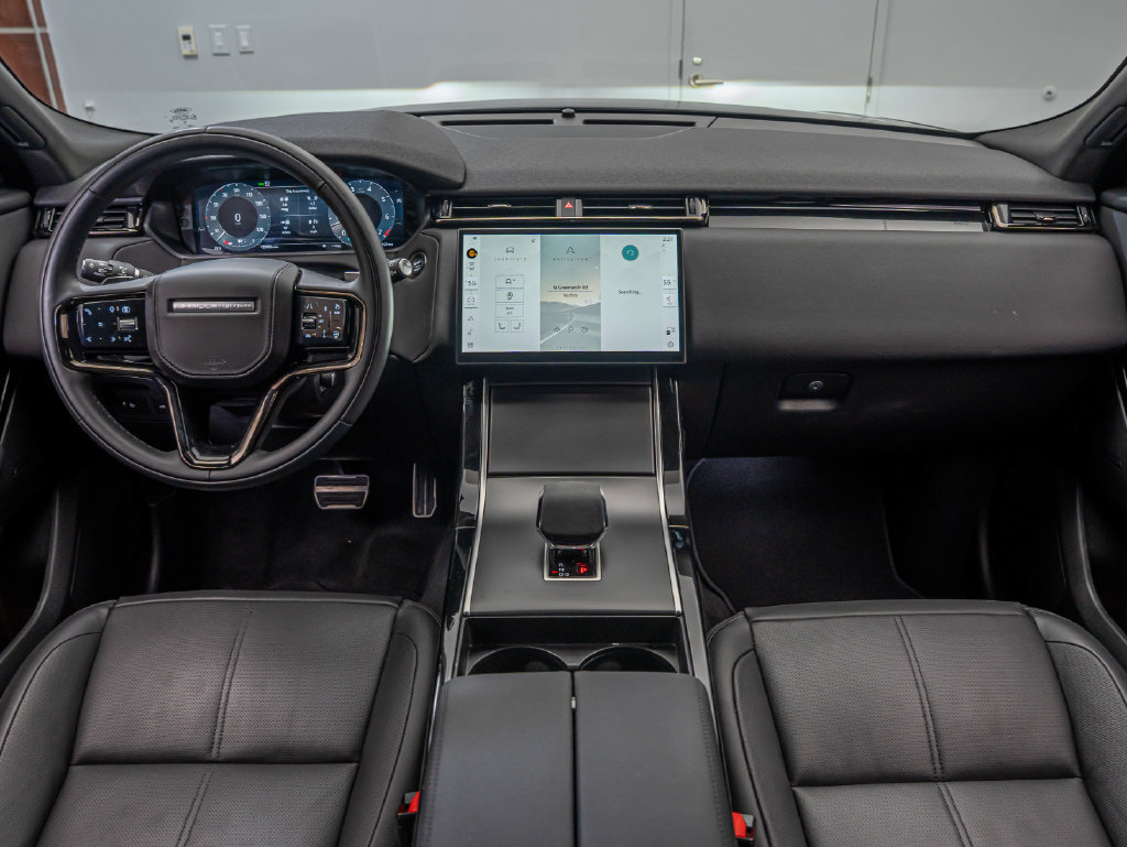 Used 2025 Land Rover Range Rover Velar Dynamic SE AWD/4WD image 35