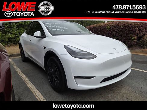 Used 2024 Tesla Model Y Long Range image 1