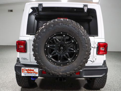 Used 2021 Jeep Wrangler Unlimited Sahara image 8