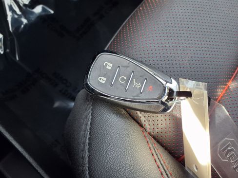 Used 2025 Chevrolet Blazer RS image 19