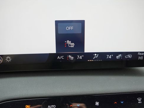 Certified 2025 Buick Enclave Preferred AWD/4WD image 28
