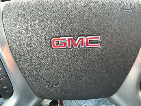 Used 2014 GMC Acadia SLE FWD image 22