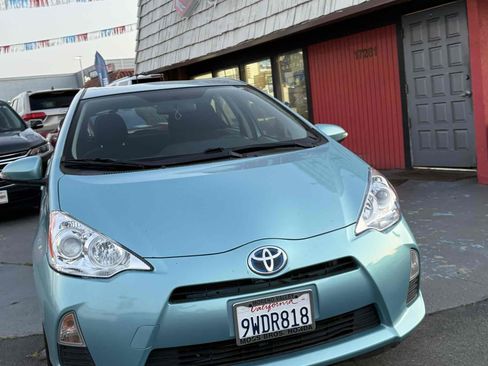 Used 2014 Toyota Prius C Two image 11