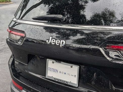 Used 2021 Jeep Grand Cherokee L Limited RWD image 15