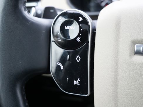 Used 2020 Land Rover Discovery HSE image 22