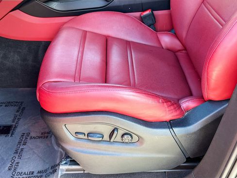 Used 2023 Porsche Cayenne image 19