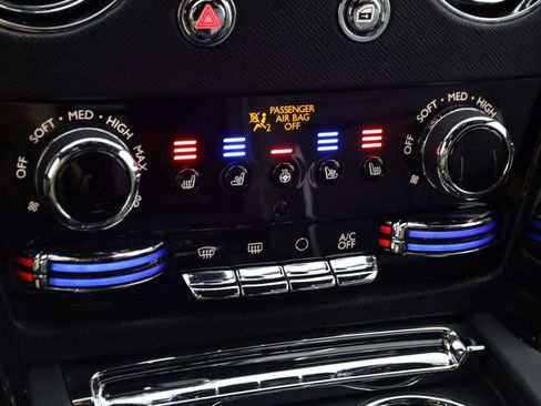 Used 2024 Rolls-Royce Cullinan Black Badge image 57