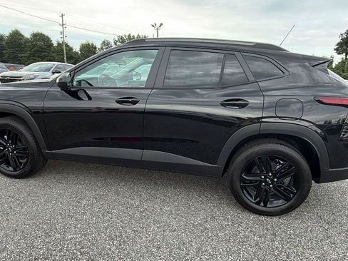 New 2026 Chevrolet Trax ACTIV w/ Sunroof Package FWD image 12