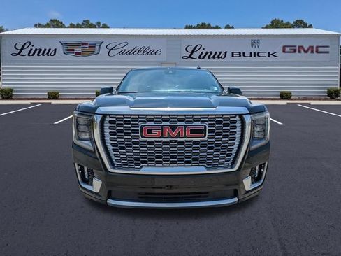 Used 2023 GMC Yukon Denali RWD image 9