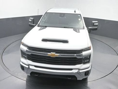 Used 2024 Chevrolet Silverado 2500 LT AWD/4WD image 34