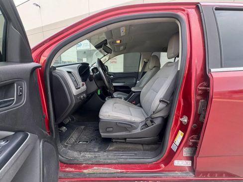 Used 2015 Chevrolet Colorado LT AWD/4WD image 11