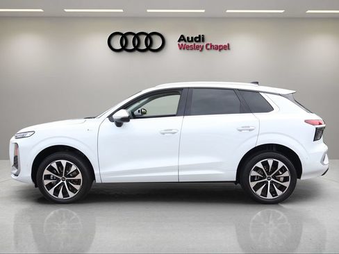 New 2026 Audi Q3 quattro 2.0T AWD/4WD image 2