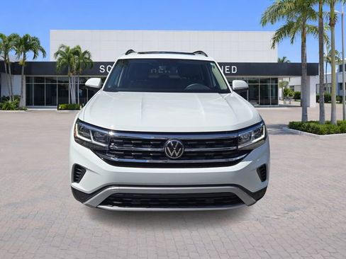 Certified 2023 Volkswagen Atlas SE w/ Panoramic Sunroof Package FWD image 2