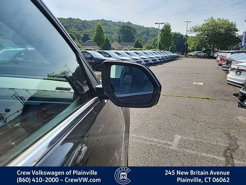 Certified 2023 Volkswagen Atlas Cross Sport SE w/ Panoramic Sunroof Package AWD/4WD image 34